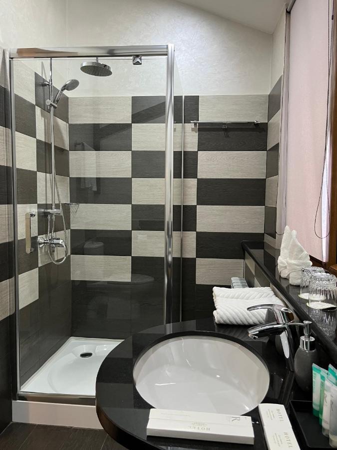 Orbita Hotel Σιμκέντ Εξωτερικό φωτογραφία